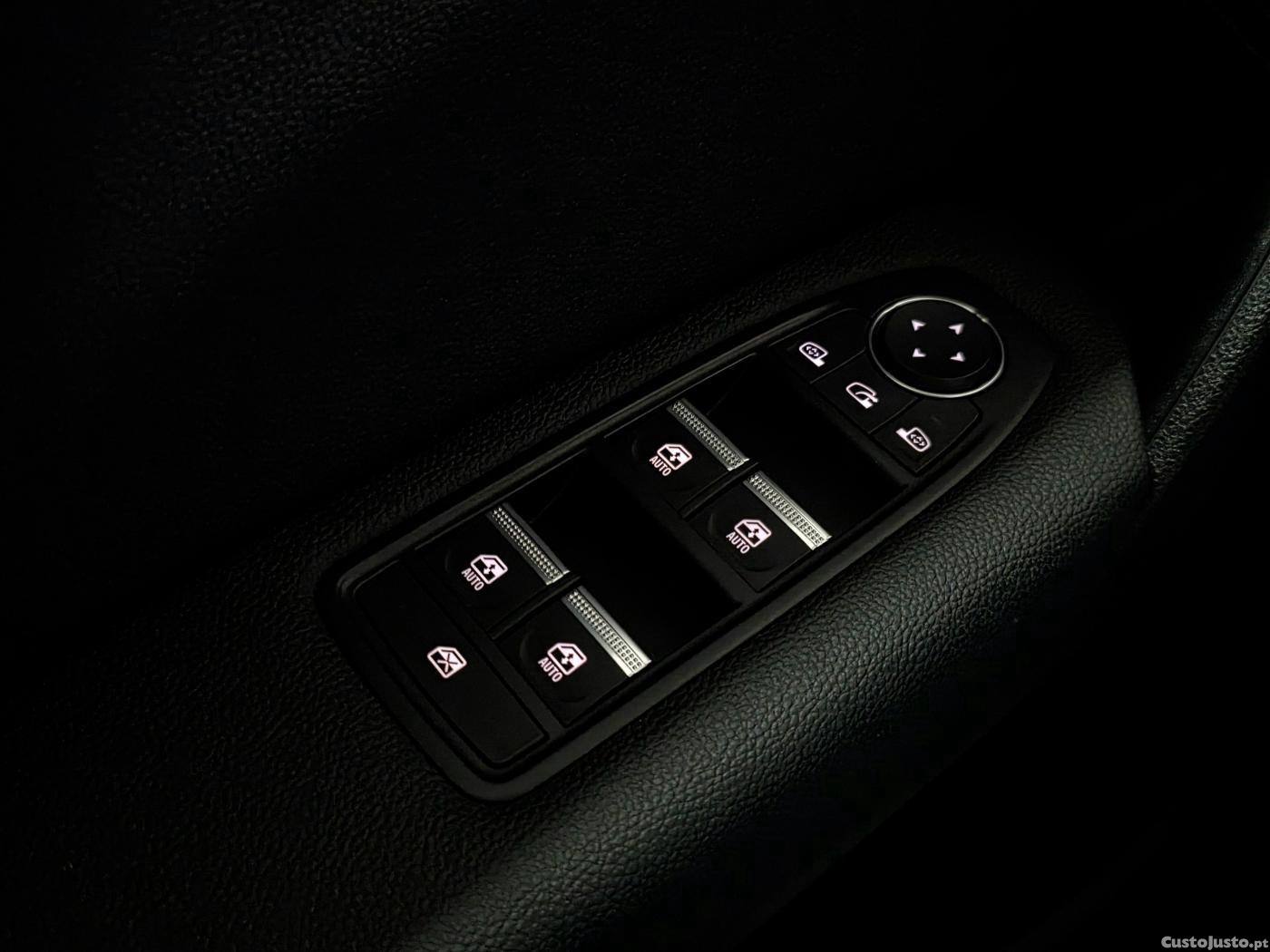 Renault Captur 1.6 E-Tech Full Hybr — fotografia 7
