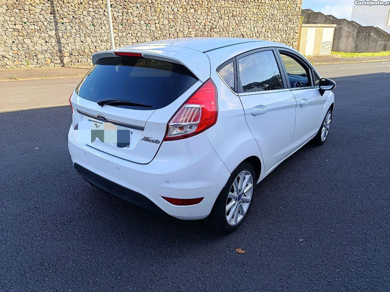Ford Fiesta 1.5 — fotografia 8