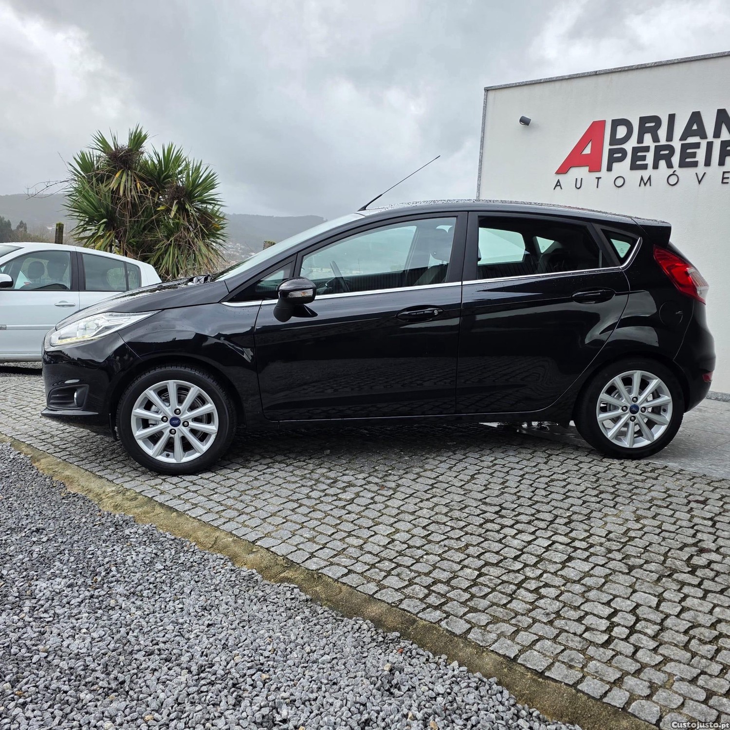 Ford Fiesta 1.5 TDCi Titanium — fotografia 15