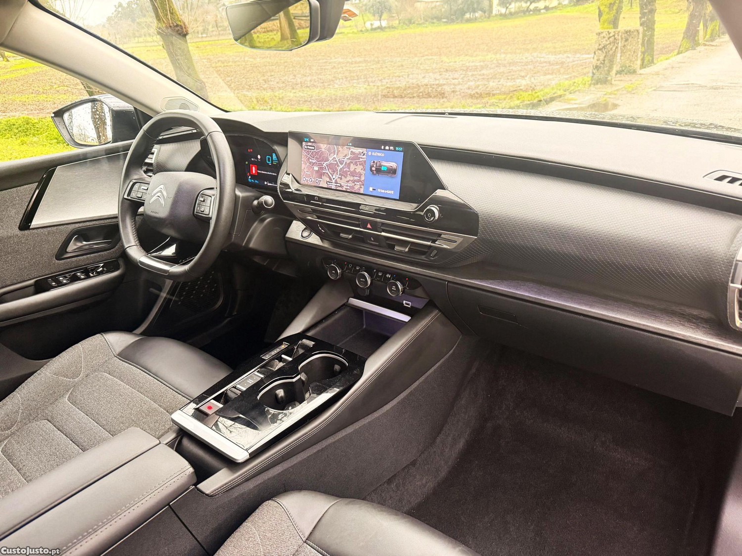 Citroën C5 X 1.6 Hybrid Feel Pack e-EAT8 — fotografia 12