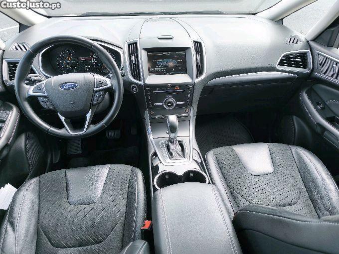Ford S-Max titanium powershift — fotografia 2