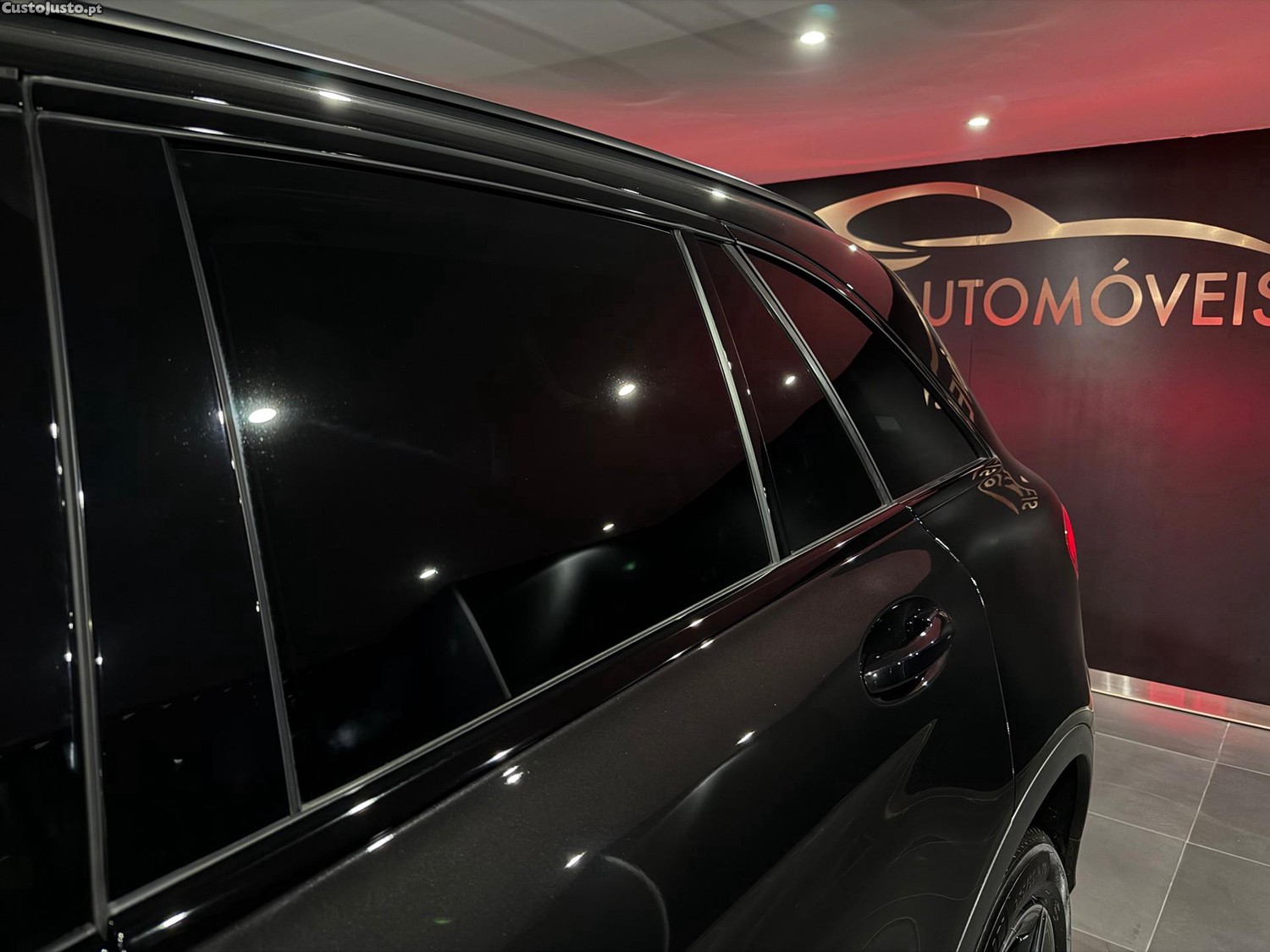 Mercedes-Benz GLC 300 de 4Matic 9G-TRONIC AMG Line — fotografia 15