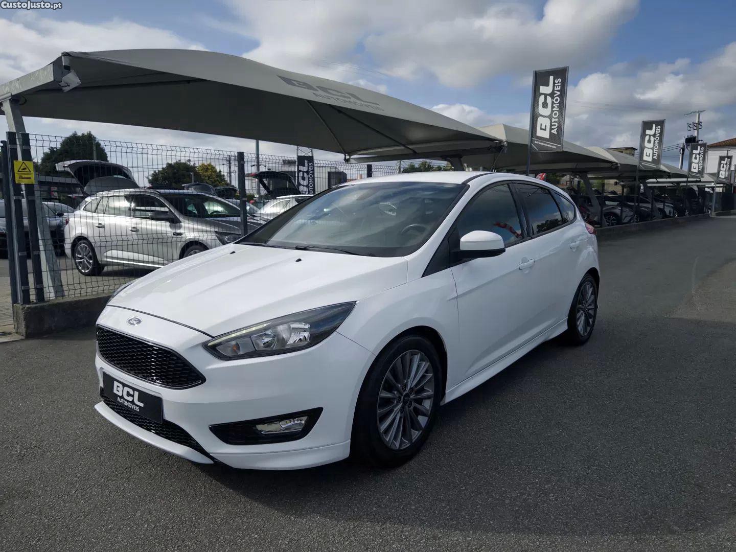Ford Focus 1.0 ecoboost st-line — fotografia 14