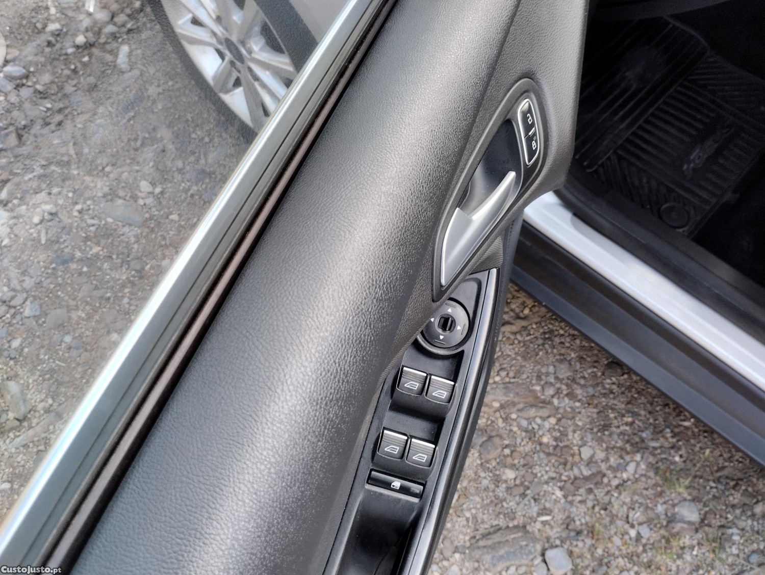 Ford Focus 1.0 SCTI 125cv TITANIUM c/ GPS - Utilitário Nacional c/ Garantia - "IMBATIVEL" — fotografia 12