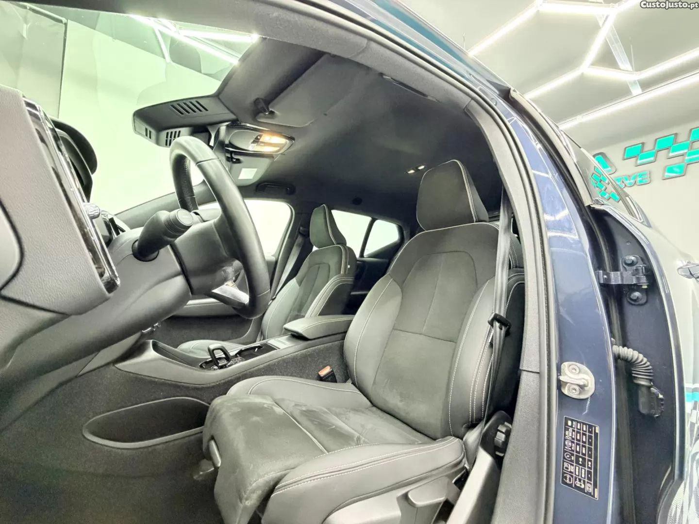 Volvo XC 40 Recharge plus — fotografia 4