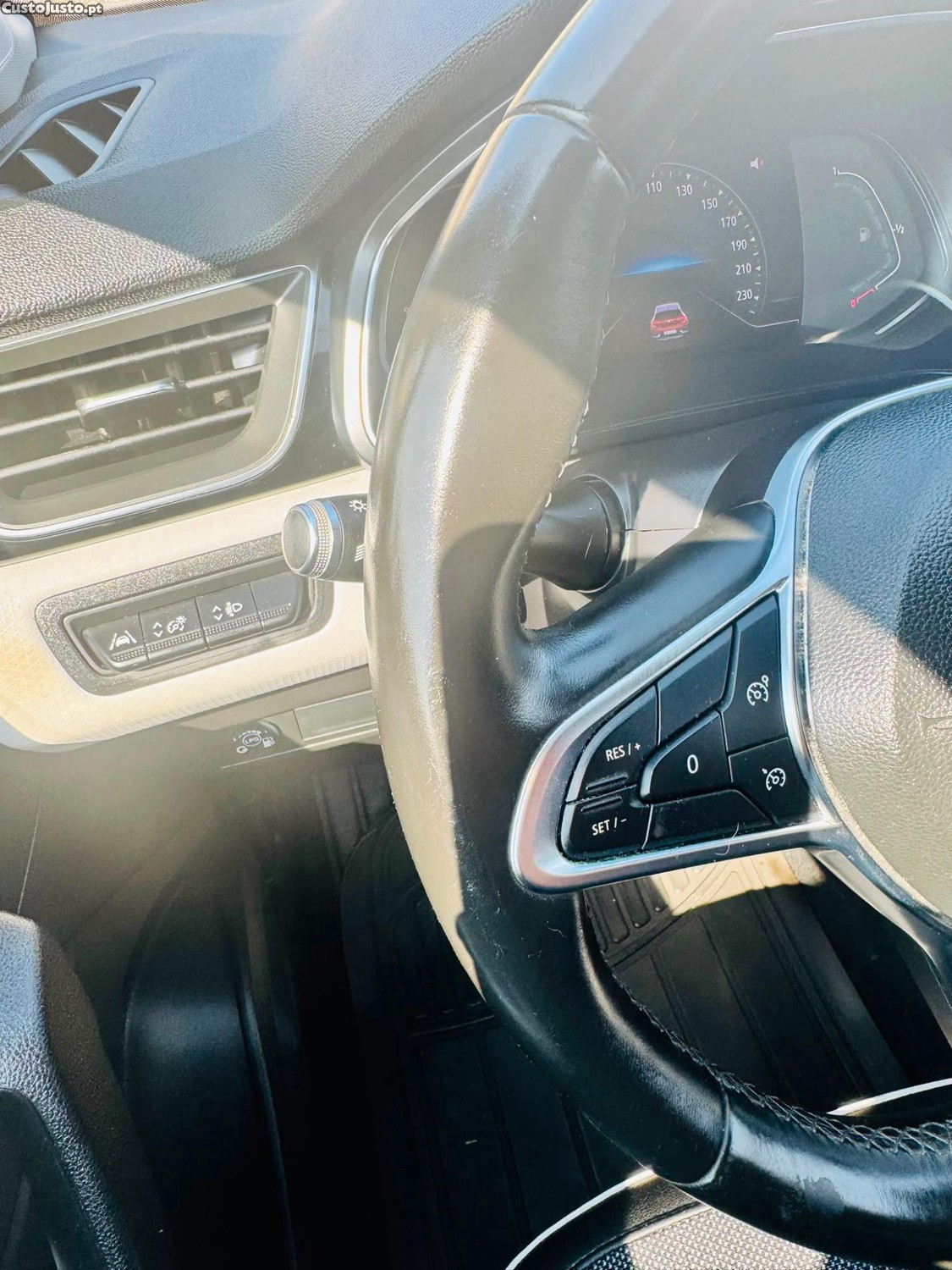 Renault Captur 1.0 TCe Exclusive — fotografia 3