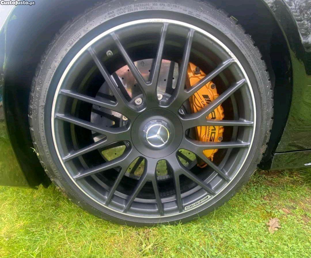 Mercedes-Benz C 63 AMG S V8 BITURBO — fotografia 2