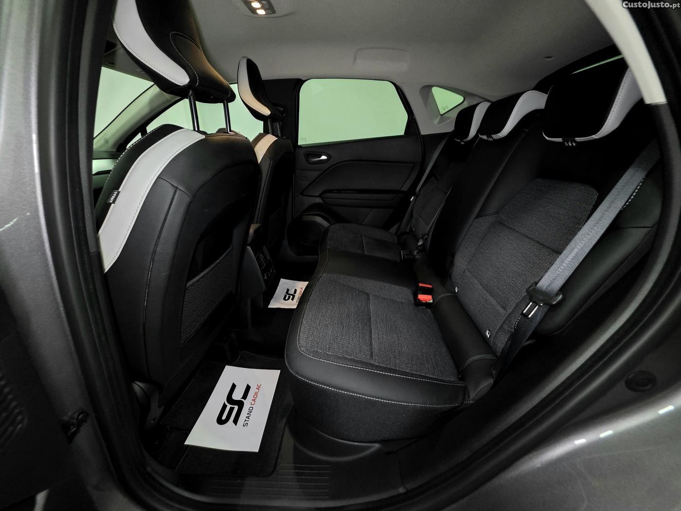 Renault Captur 1.6 E-Tech Full Hybr — fotografia 18