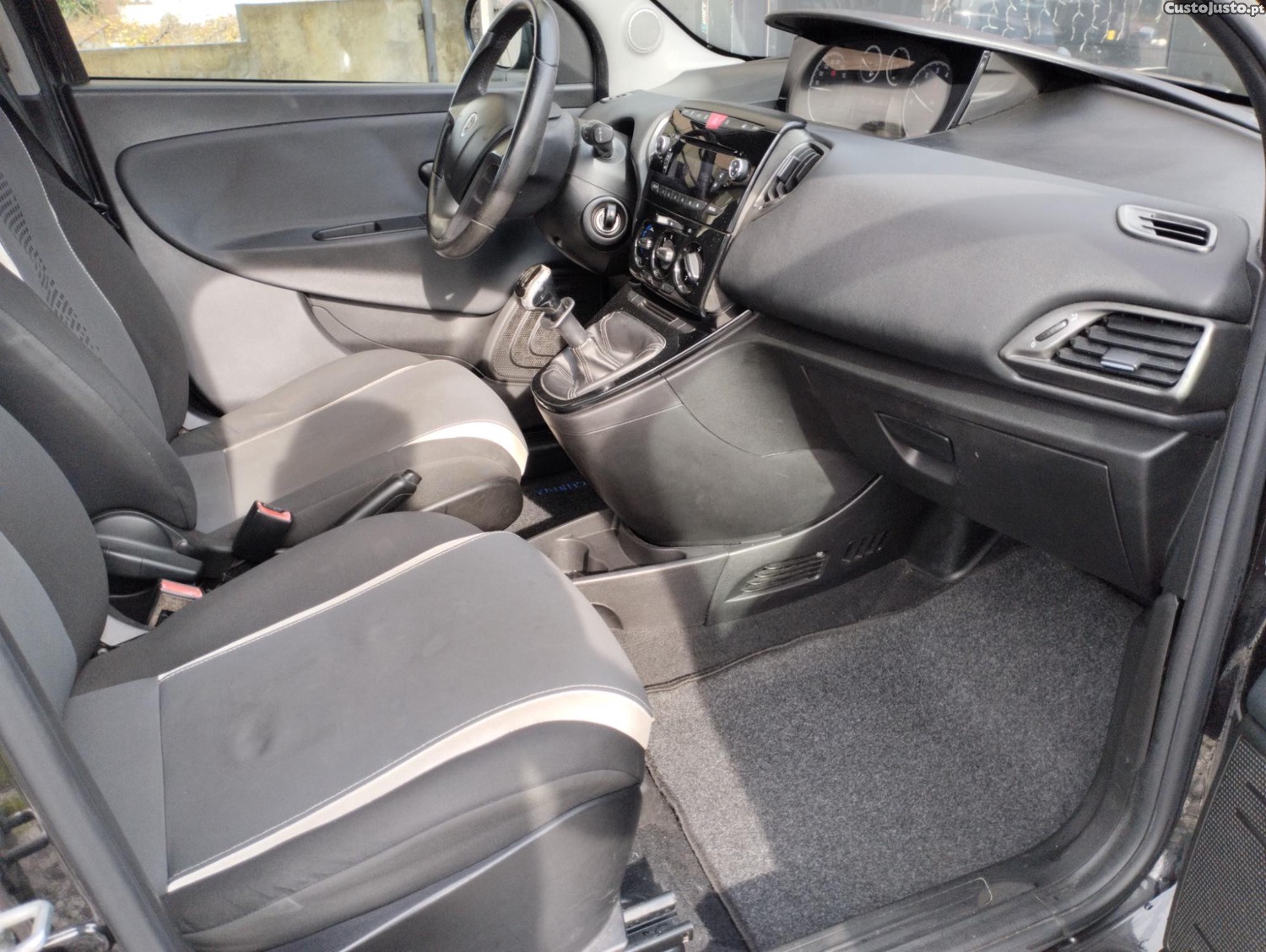 Lancia Ypsilon 1.2 S&S GOLD - 5 Portas - Nacional - 100.000kms - 1 Dono - C/ GARANTIA — fotografia 6