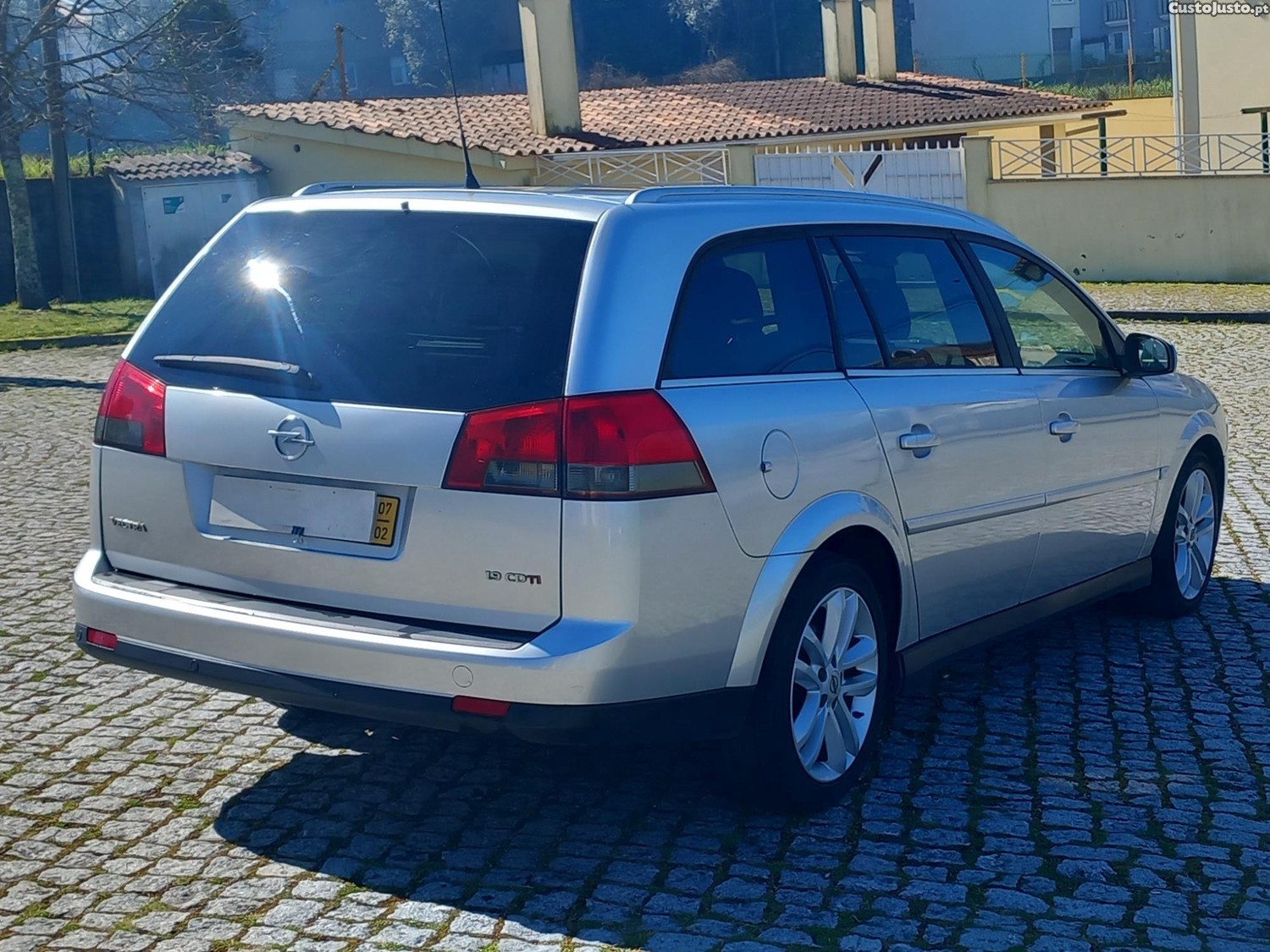 Opel Vectra 1.9 cdti 150cv — fotografia 6