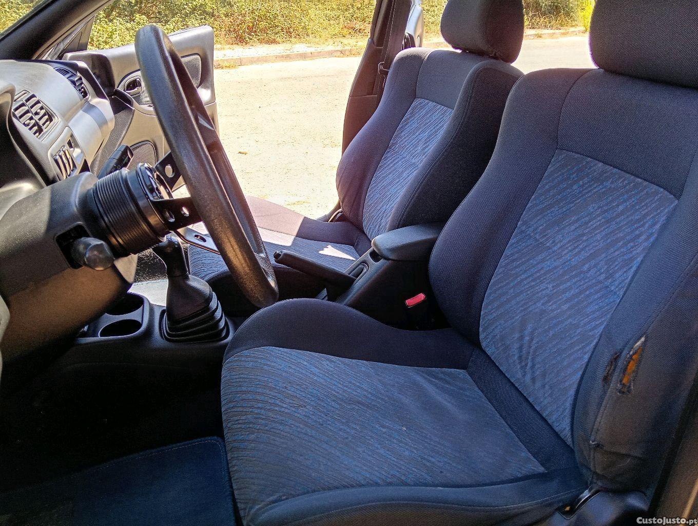Mazda 323 F 1.5 — fotografia 4