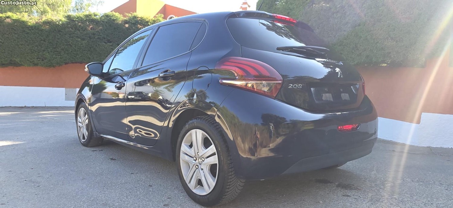 Peugeot 208 1.2 PureTech Style — fotografia 6