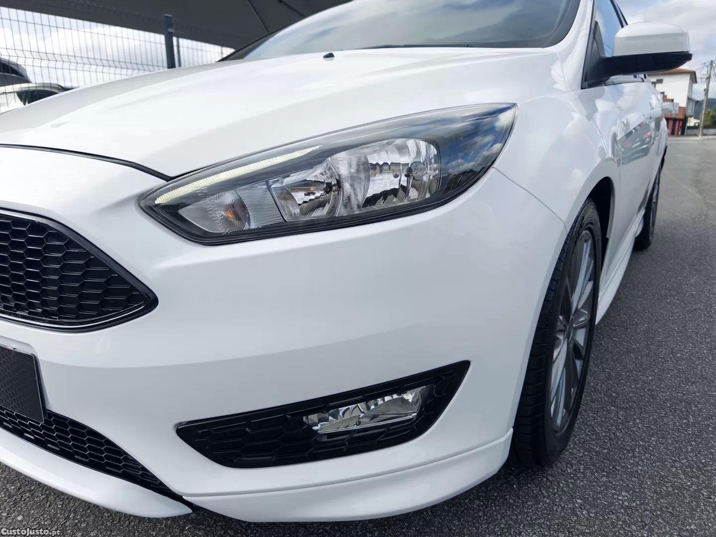 Ford Focus 1.0 ecoboost st-line — fotografia 7