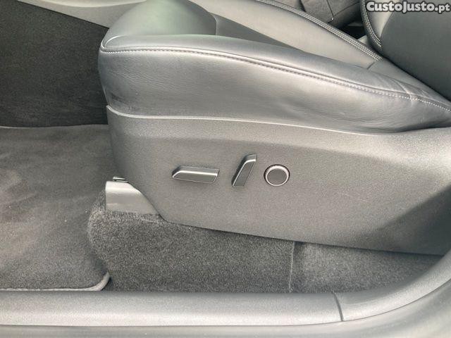 Tesla Model Y Long Range Dual Moto — fotografia 6