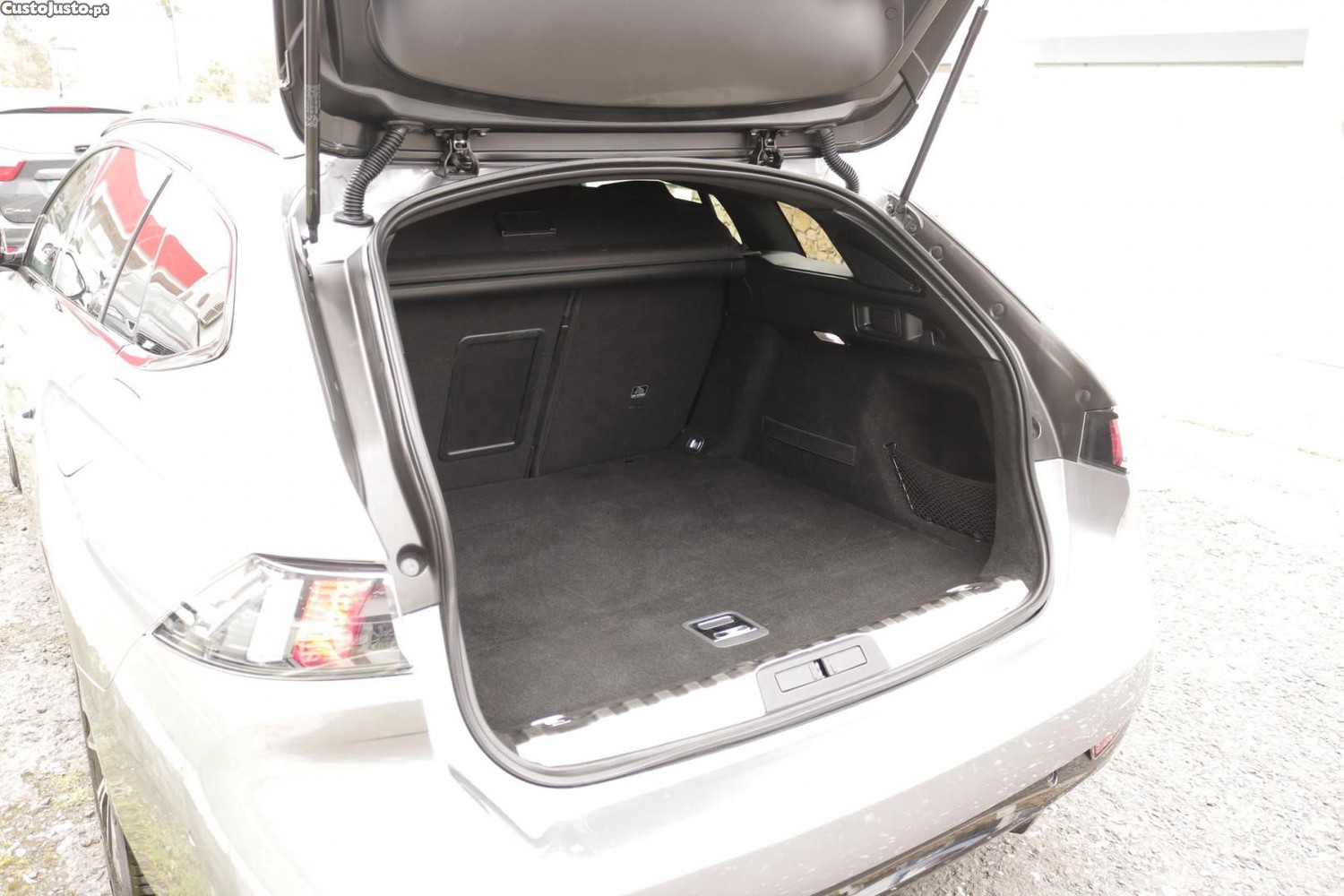 Peugeot 508 SW 1.6 Hybrid Allure Pack e-EAT8 225cv — fotografia 41