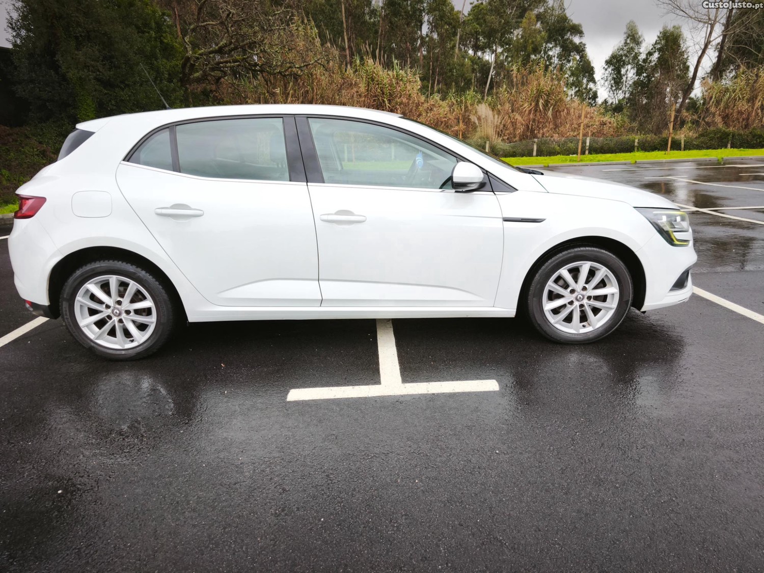 Renault Mégane Sport tourer — fotografia 7