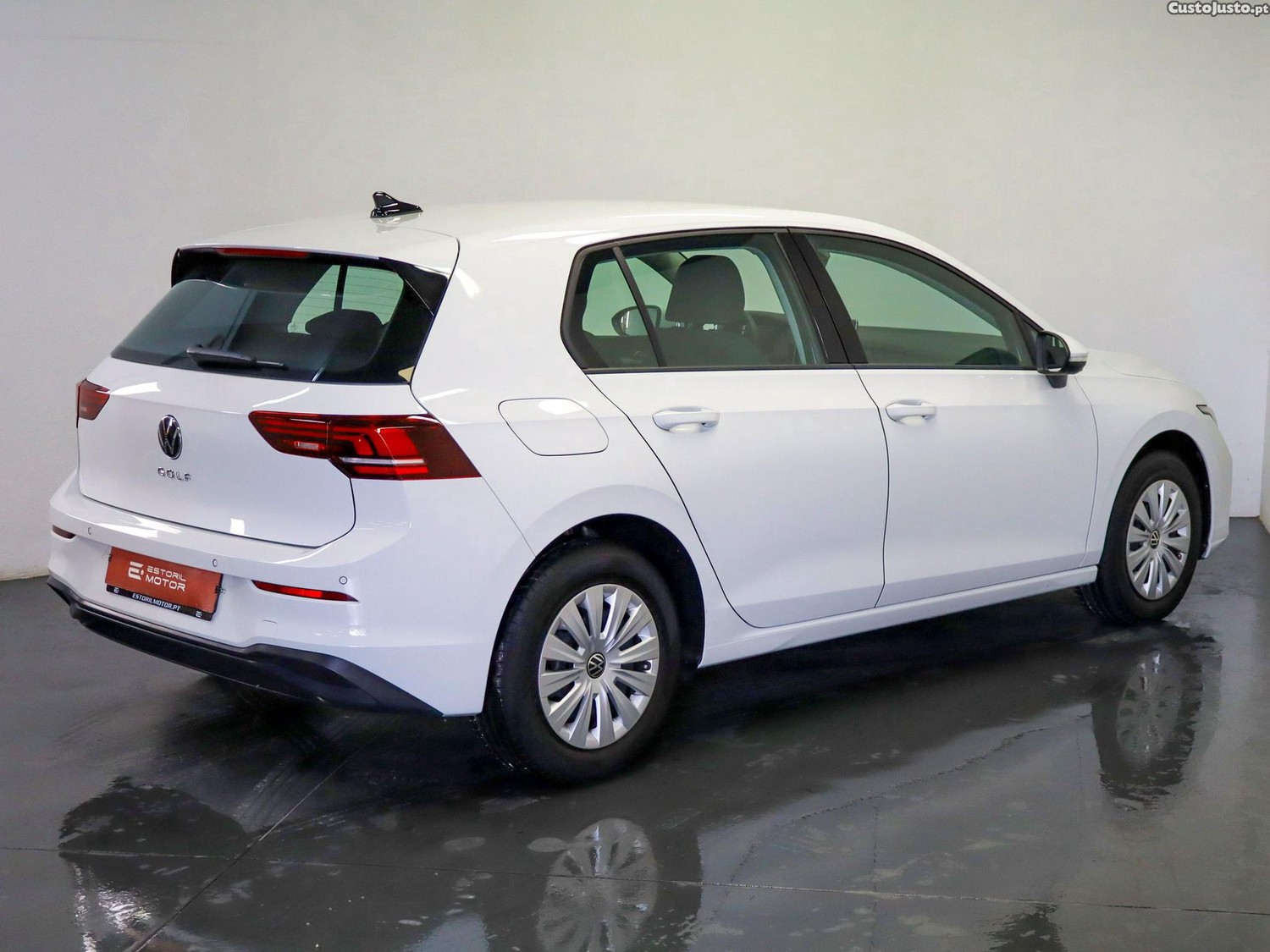 Volkswagen Golf 1.5 TSI Urban — fotografia 18