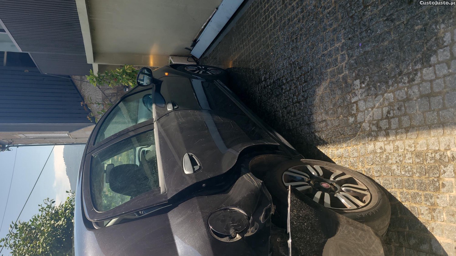 Fiat Punto 2015 — fotografia 3