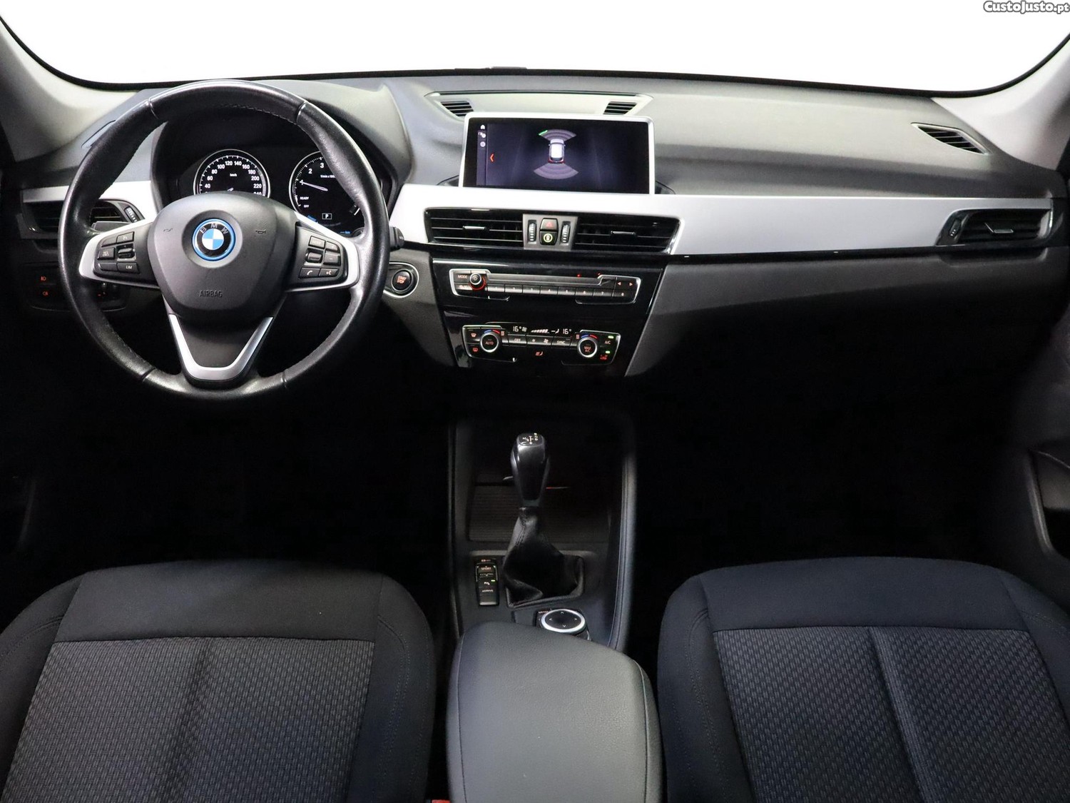 BMW X1 25 e xDrive — fotografia 13