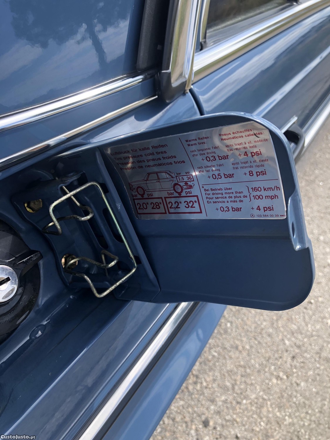 Mercedes-Benz 200 Gasolina w123 — fotografia 8