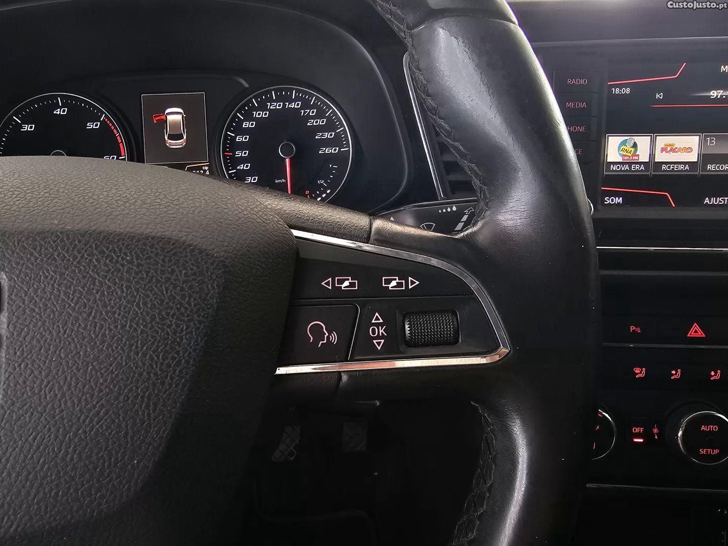 SEAT Leon 1.6 tdi style ecomotive — fotografia 5