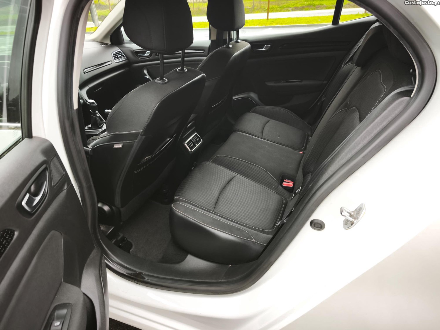 Renault Mégane Sport tourer — fotografia 2