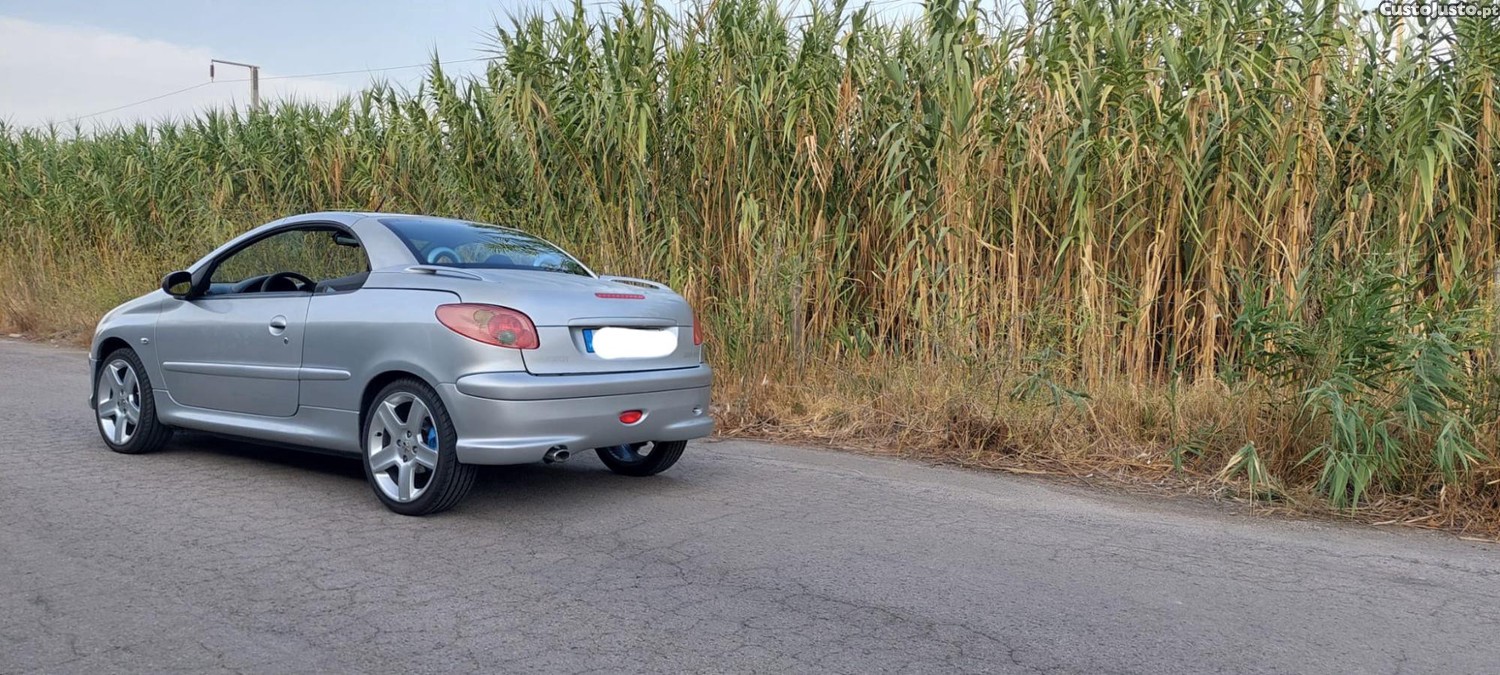 Peugeot 206 CC 1.6 HDI - 110 Cvs — fotografia 3