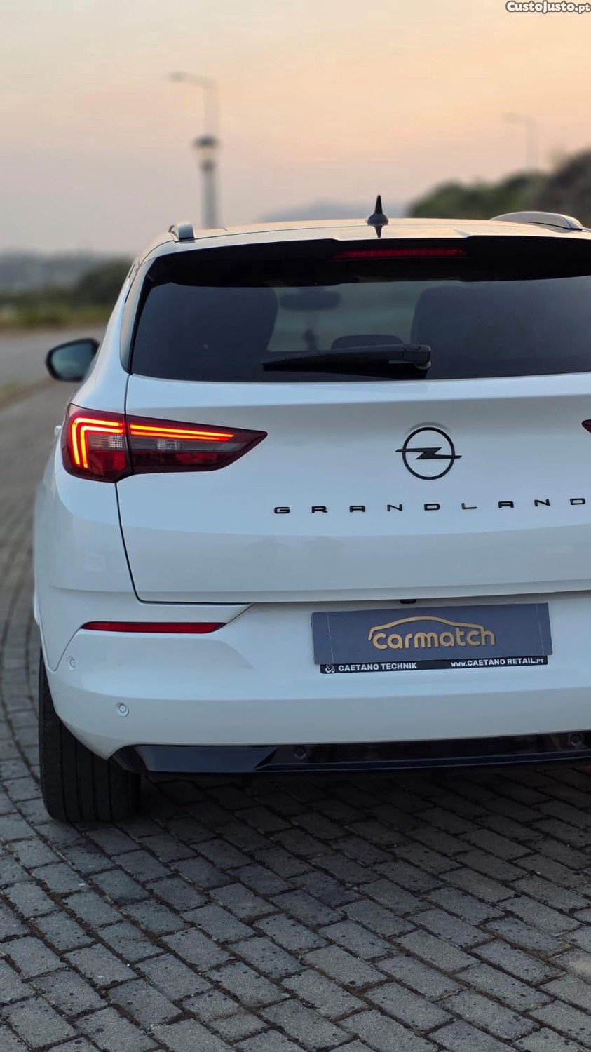 Opel Grandland GSe Plug-in Hybrid4 | 300cv | 4x4 — fotografia 11