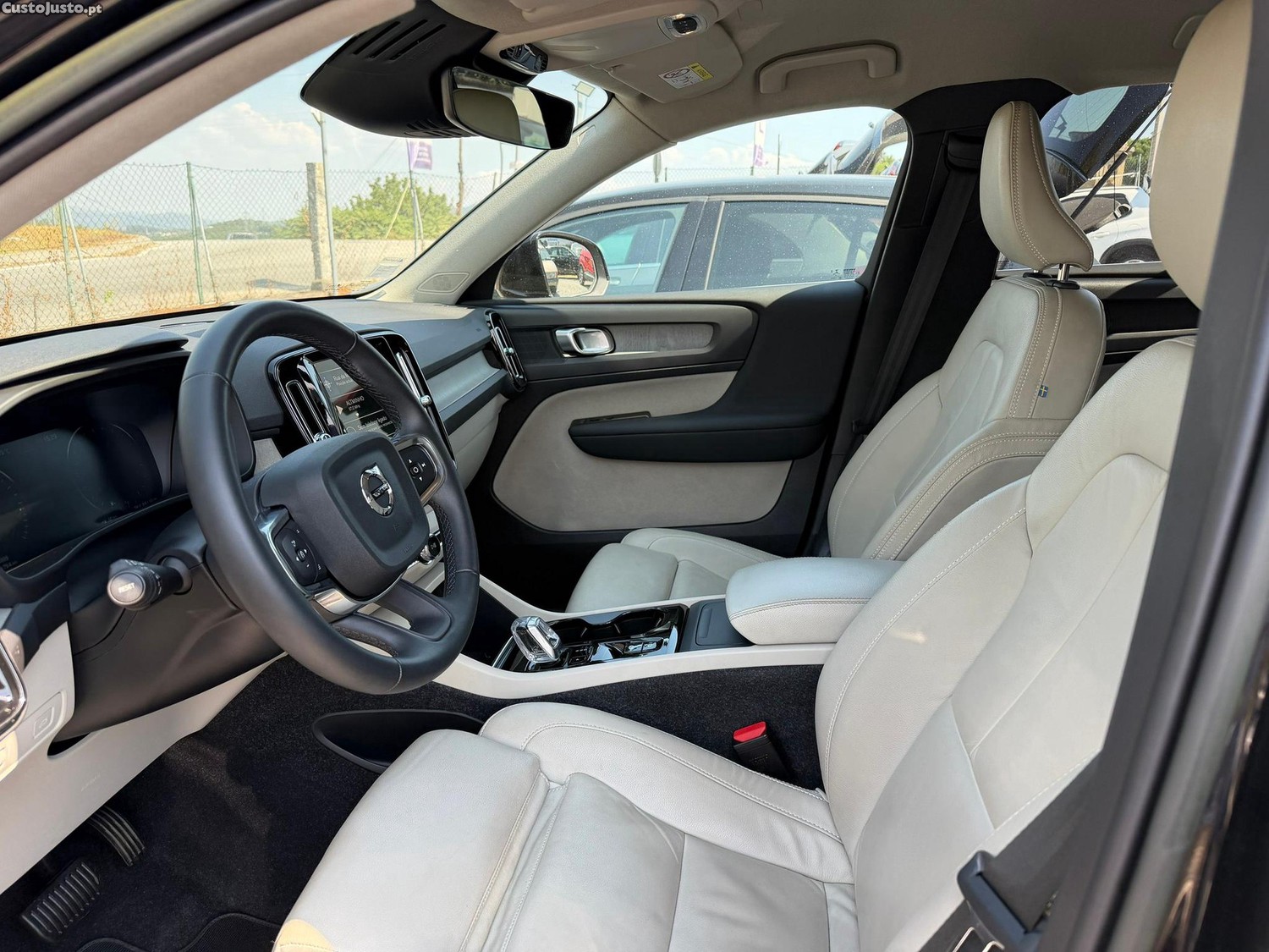 Volvo XC 40 1.5 T3 Momentum Plus Geartronic — fotografia 9