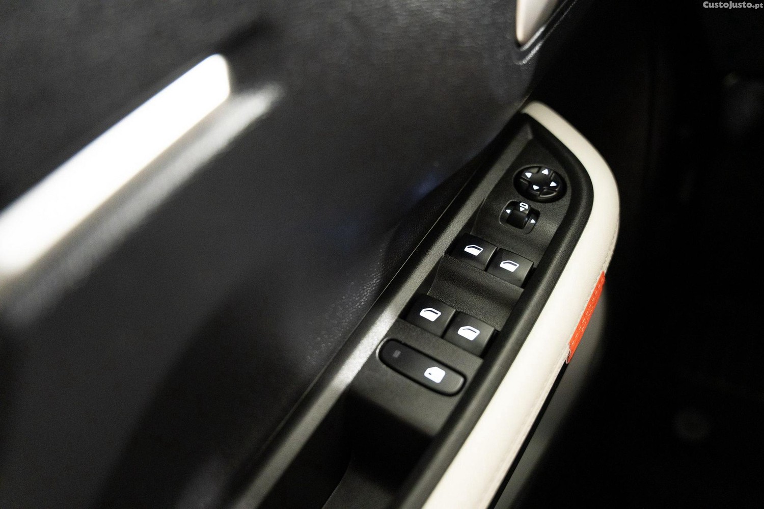 Citroën e-C3 44 kWh Autonomia Conforto Max — fotografia 4