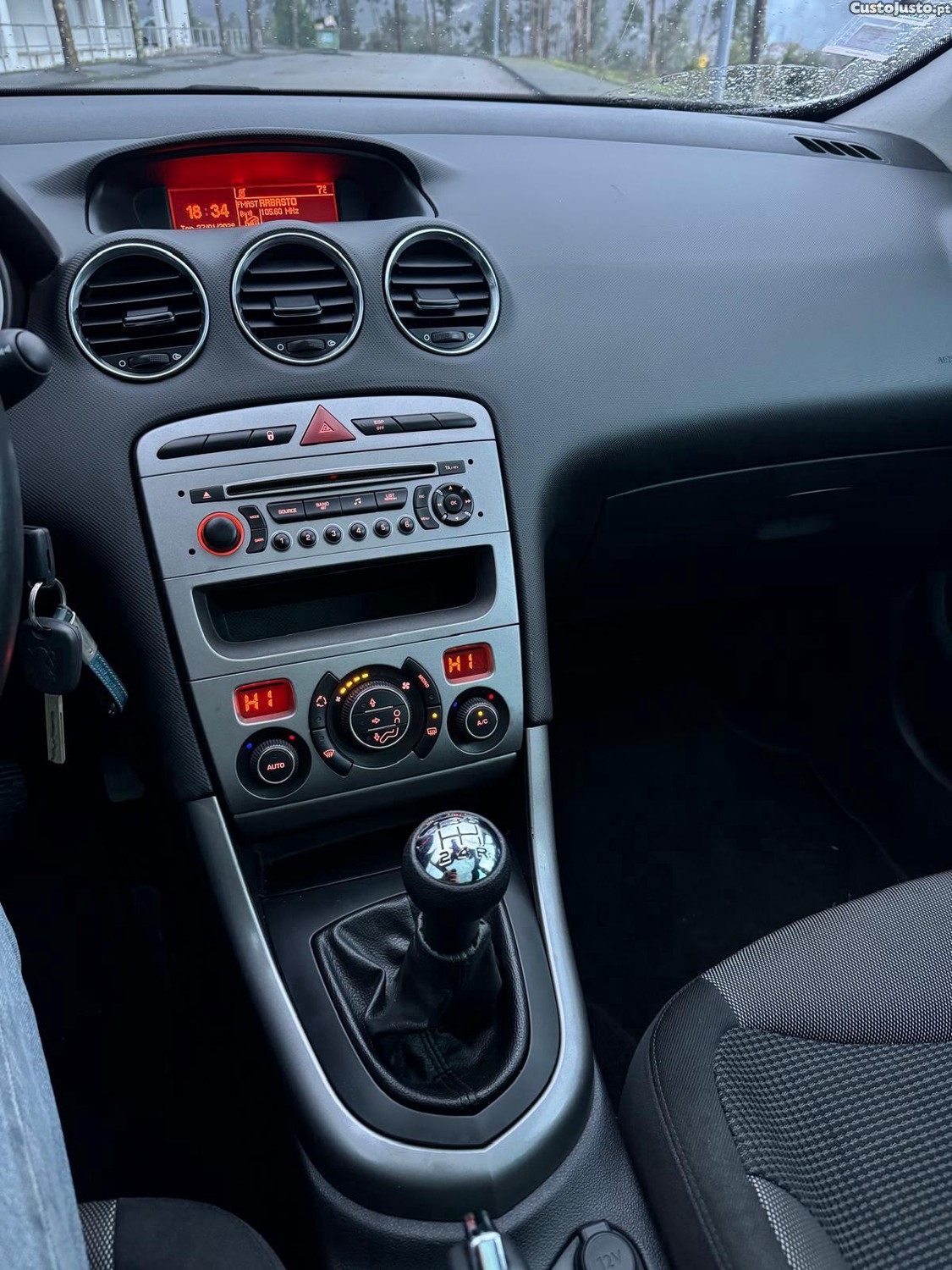 Peugeot 308 1.6HDI — fotografia 6