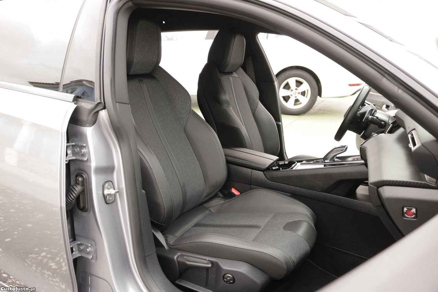 Peugeot 508 SW 1.6 Hybrid Allure Pack e-EAT8 225cv — fotografia 36