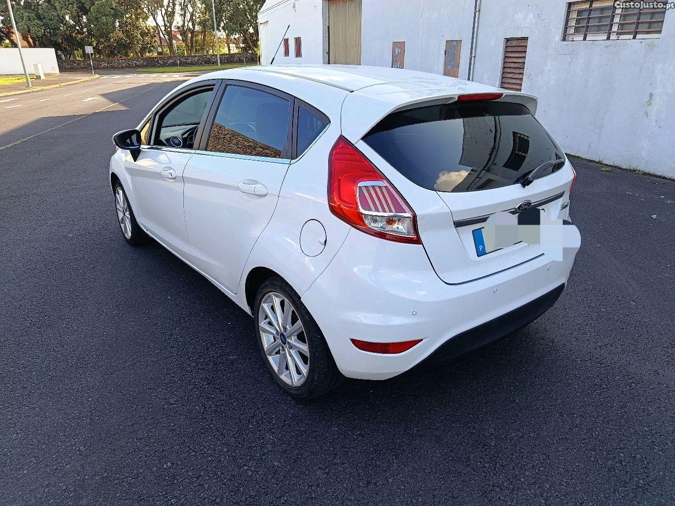 Ford Fiesta 1.5 — fotografia 6