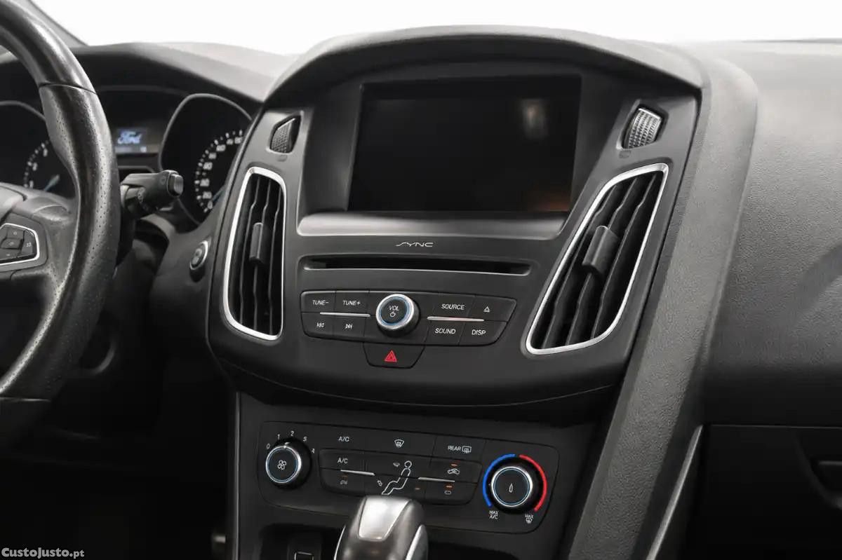 Ford Focus 1.0 EcoBoost ST-Line Aut. — fotografia 8