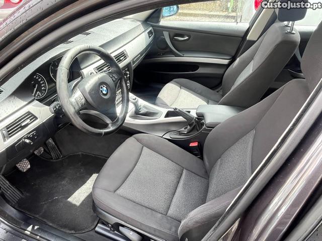BMW 320 D TOURING — fotografia 6