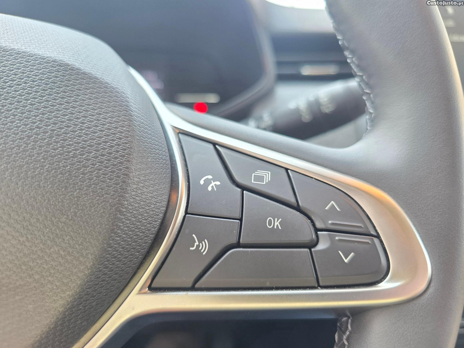 Renault Clio 1.0 TCe Evolution Bi-Fuel — fotografia 17
