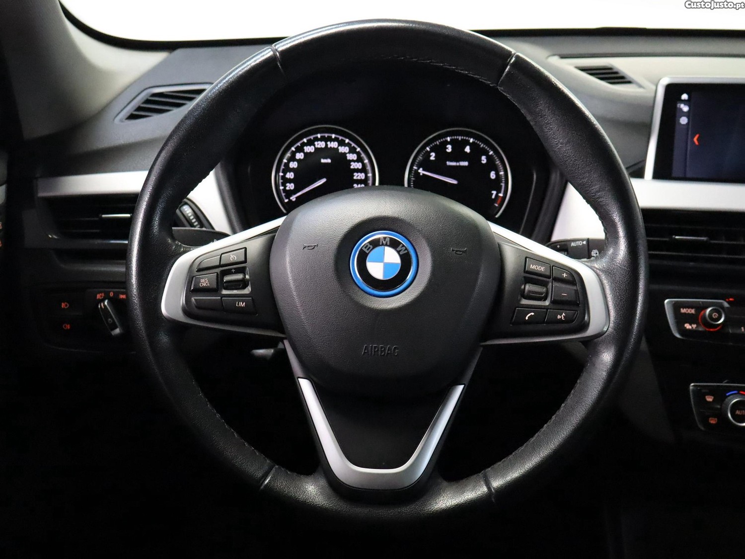 BMW X1 25 e xDrive — fotografia 12
