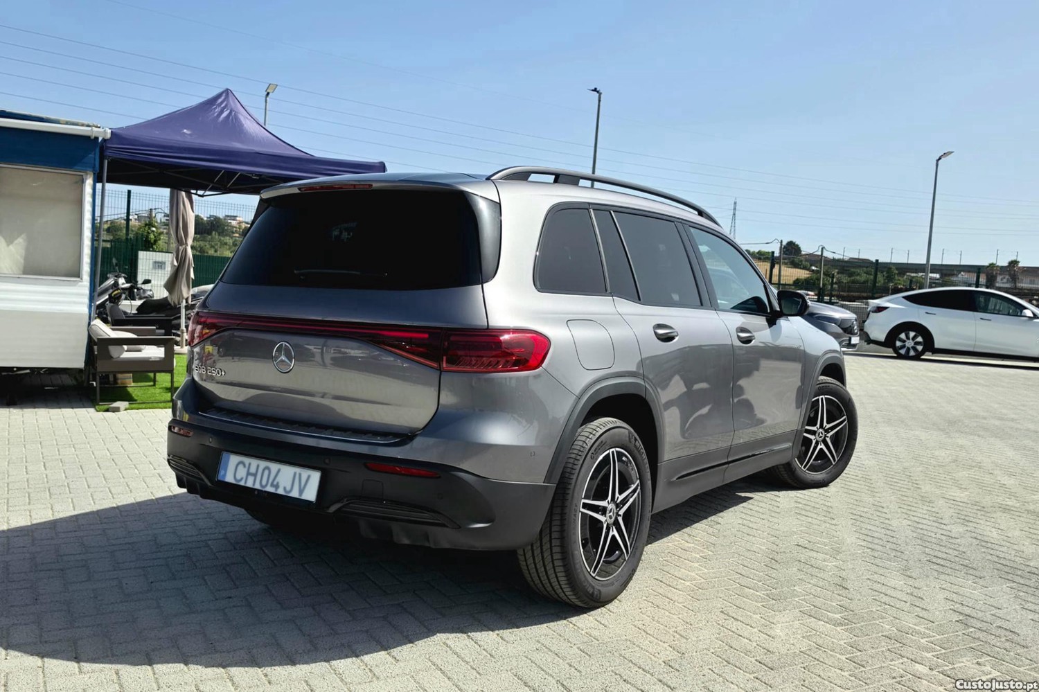 Mercedes-Benz EQB AMG Line — fotografia 7