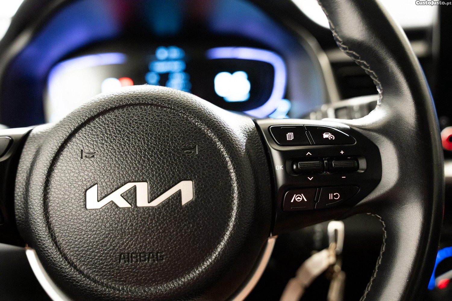 Kia Stonic 1.2 MPi Dynamic — fotografia 11