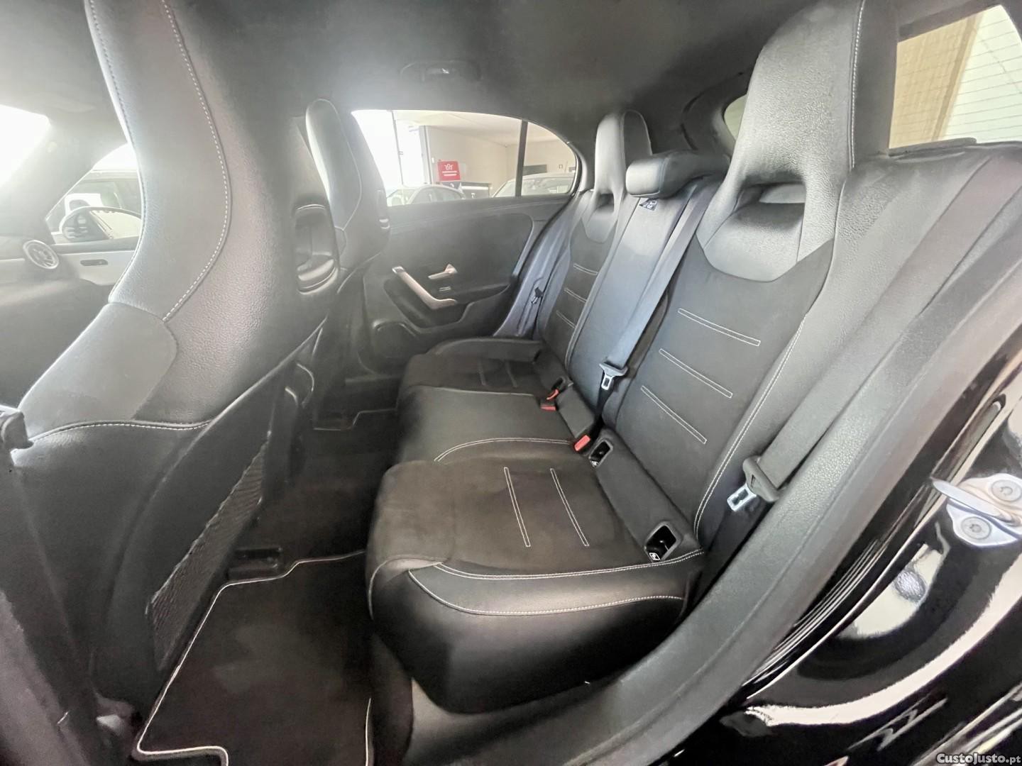 Mercedes-Benz A 250 e 8G-DCT AMG Line — fotografia 3