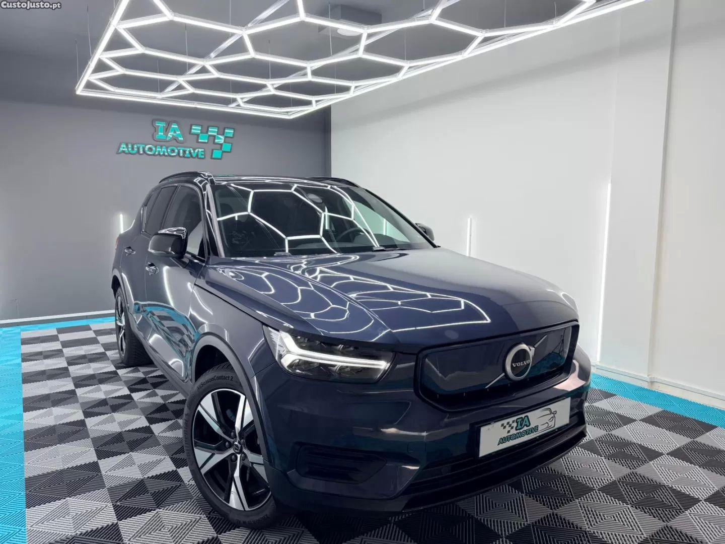 Volvo XC 40 Recharge plus — fotografia 18