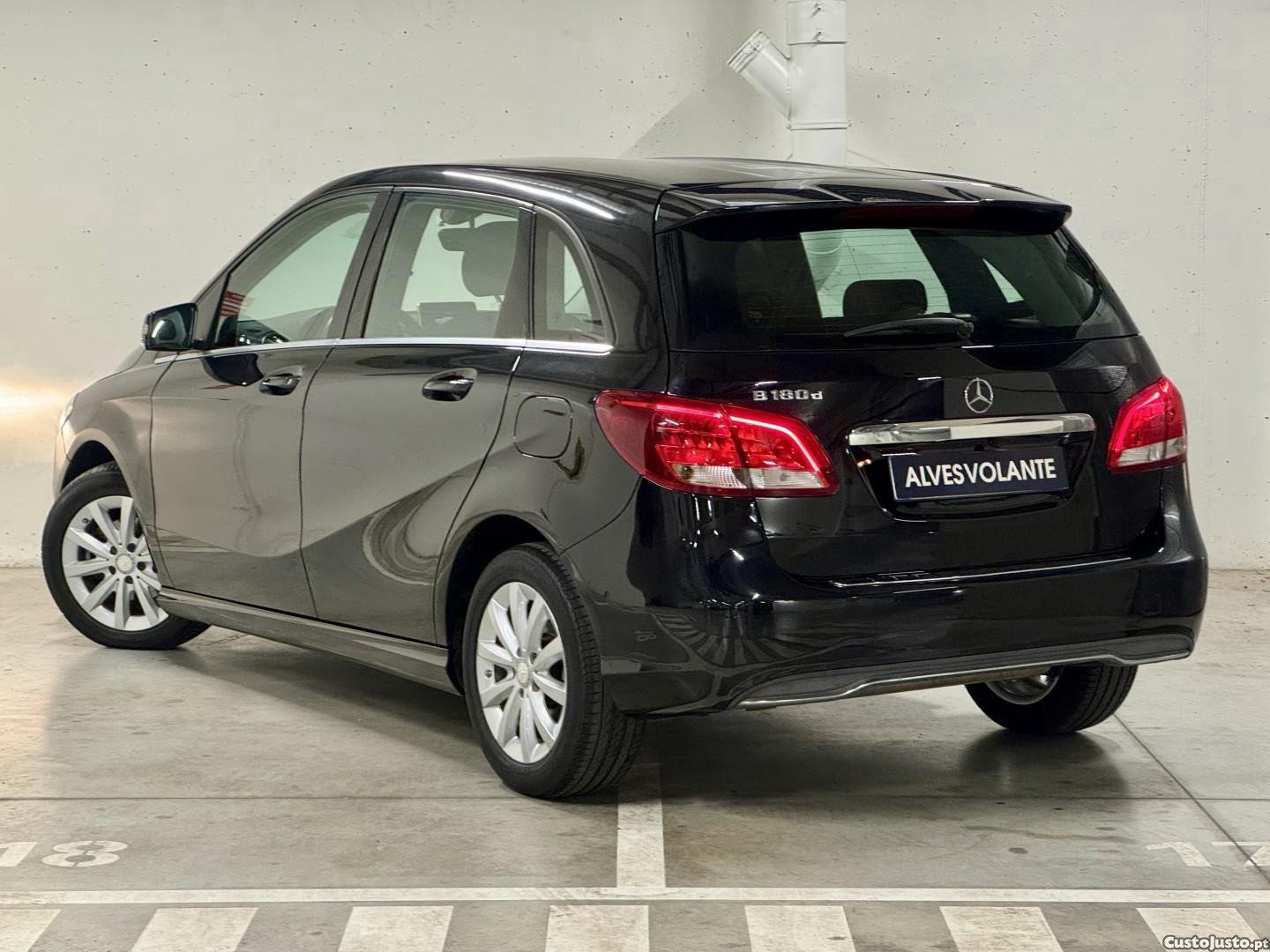 Mercedes-Benz B 180 CDi Style Aut. — fotografia 9