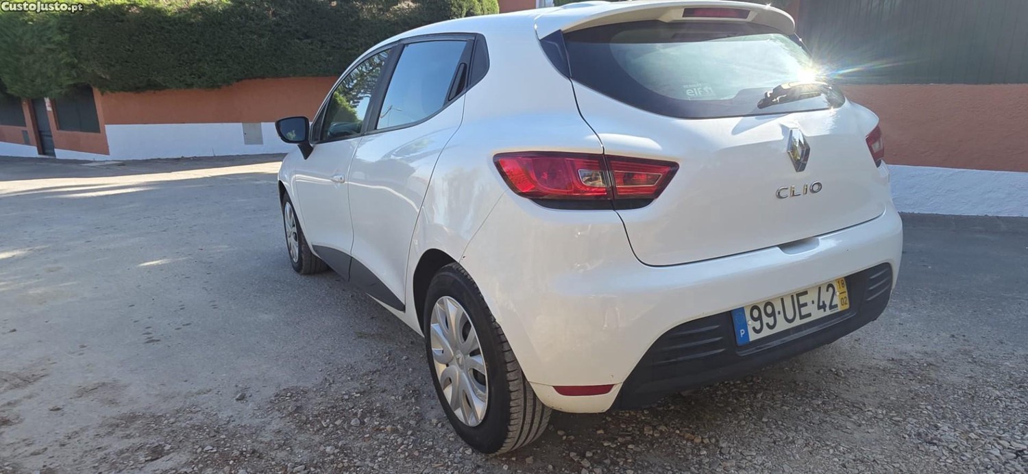 Renault Clio 1.5 dCi Zen — fotografia 8