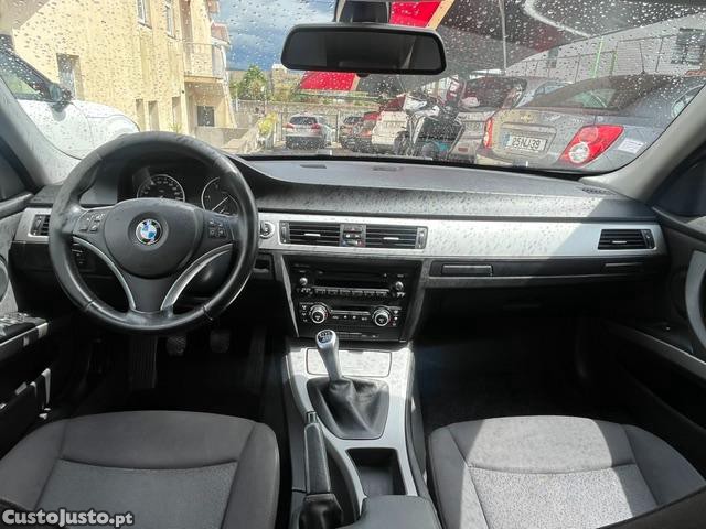 BMW 320 D TOURING — fotografia 8