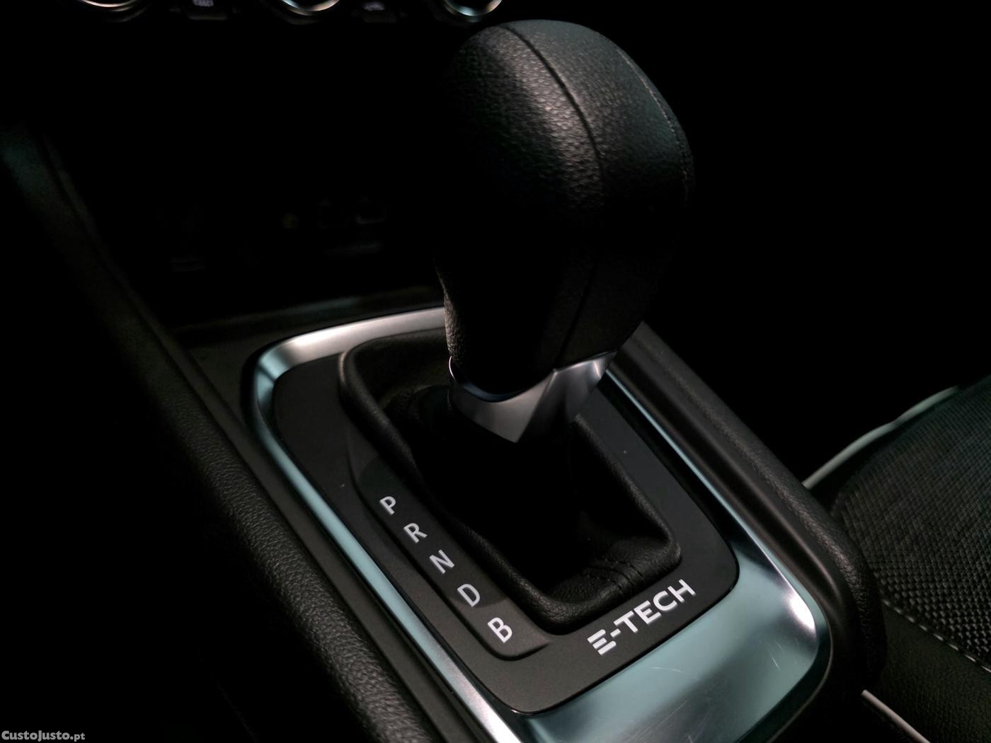 Renault Captur 1.6 E-Tech Full Hybr — fotografia 14