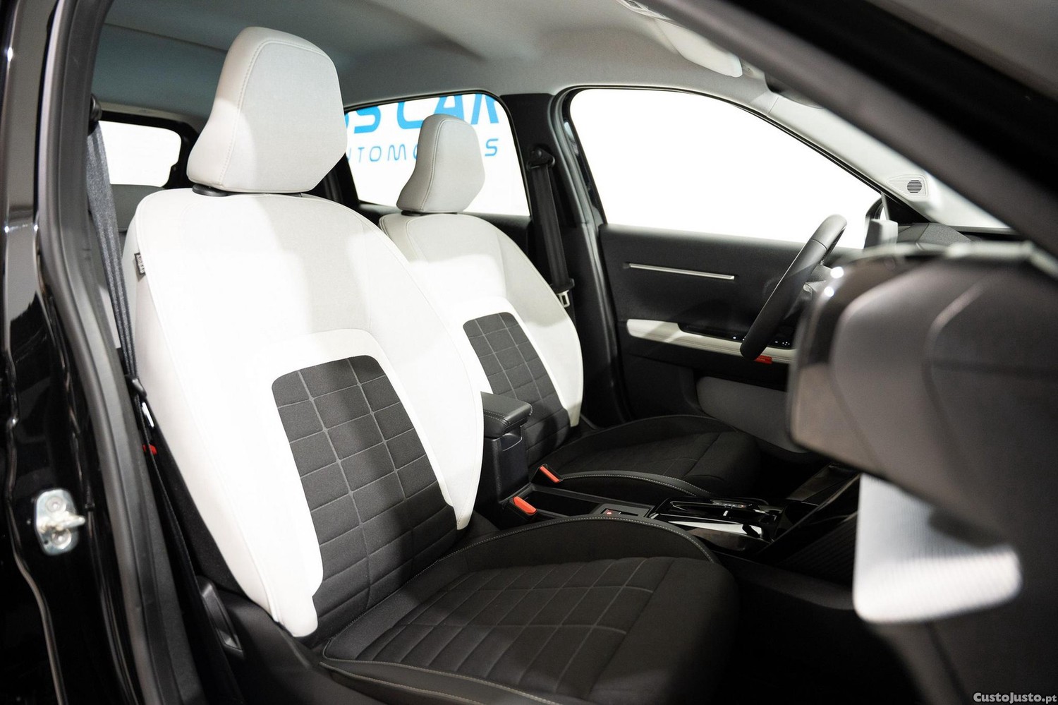 Citroën e-C3 44 kWh Autonomia Conforto Max — fotografia 3