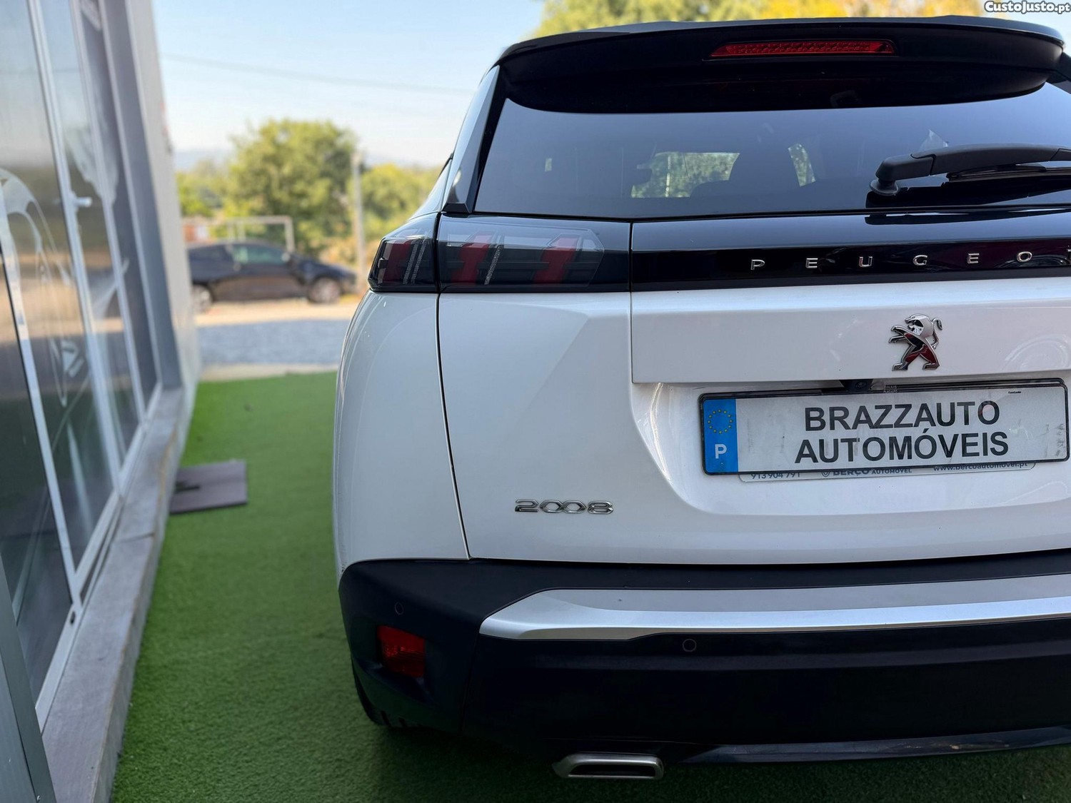 Peugeot 2008 1.2 PureTech GT Line EAT8 — fotografia 17