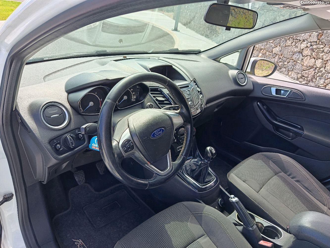 Ford Fiesta 1.5 — fotografia 4