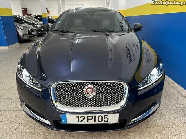 Jaguar XF 3.0 D V6 Premium Luxury — fotografia 16