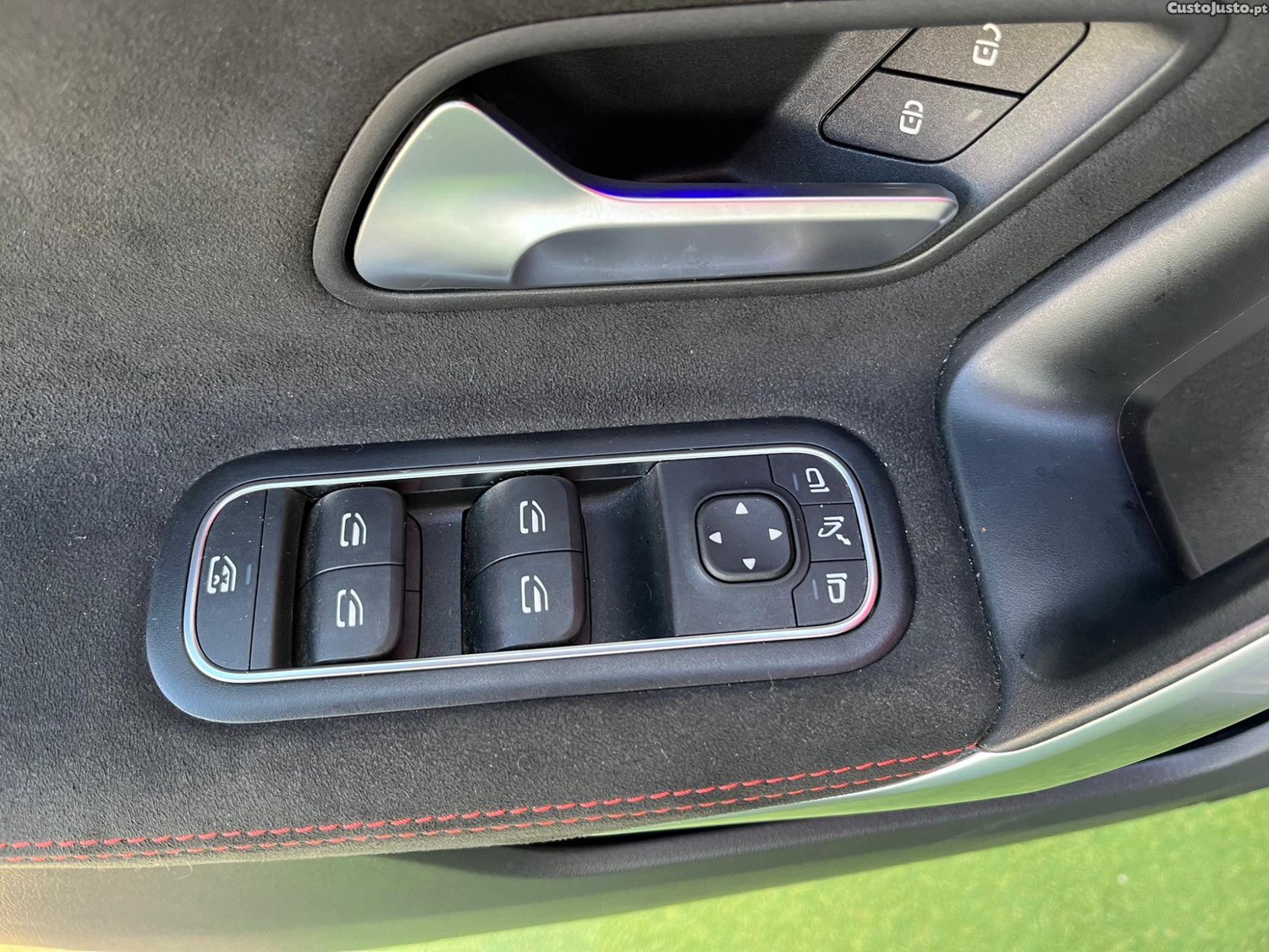 Mercedes-Benz A 250 Hybrid | Full Extras — fotografia 9